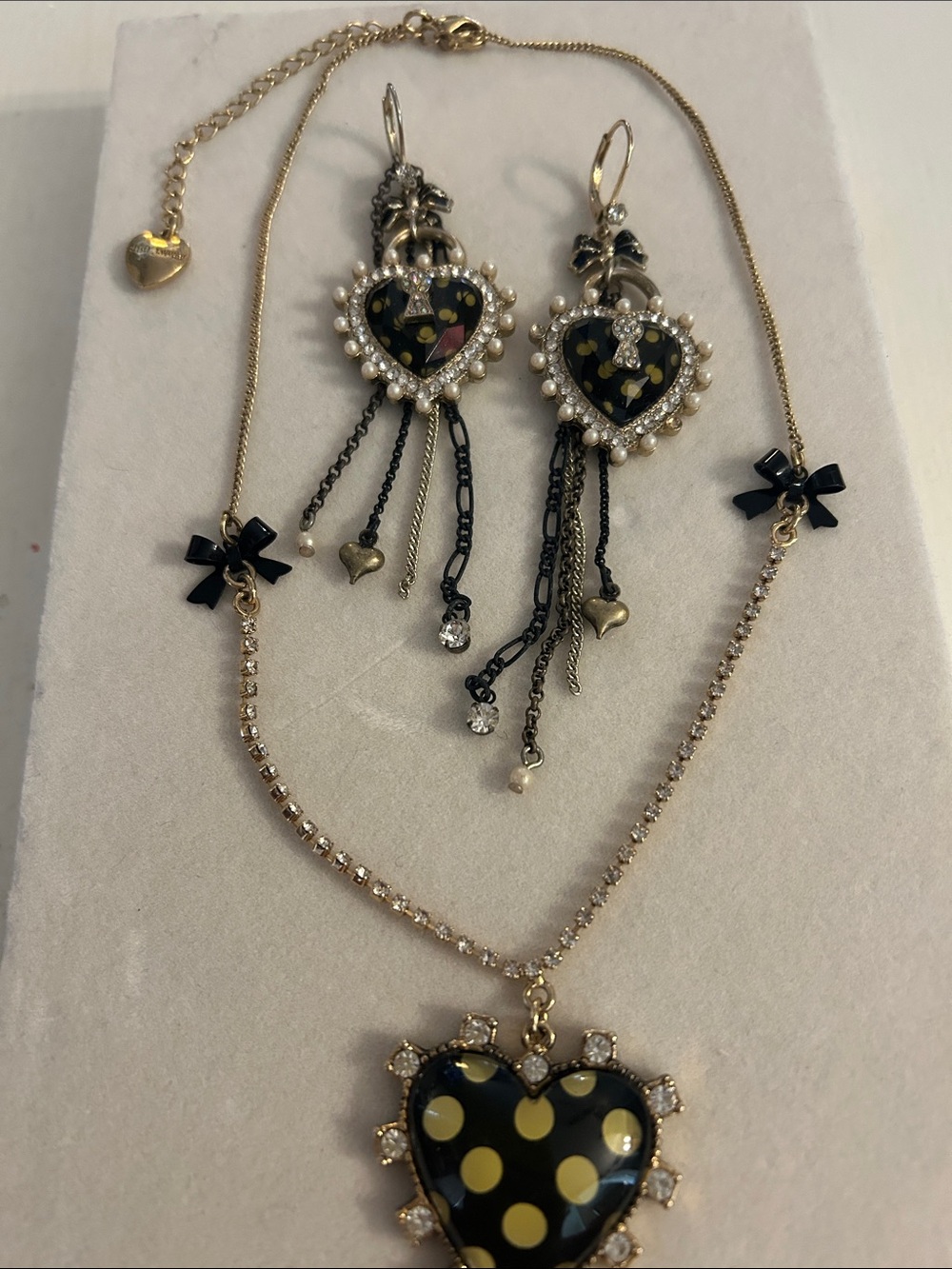 EUC Betsey Johnson Black Yellow Gold Polka Dot Heart Necklace and Earrings SET